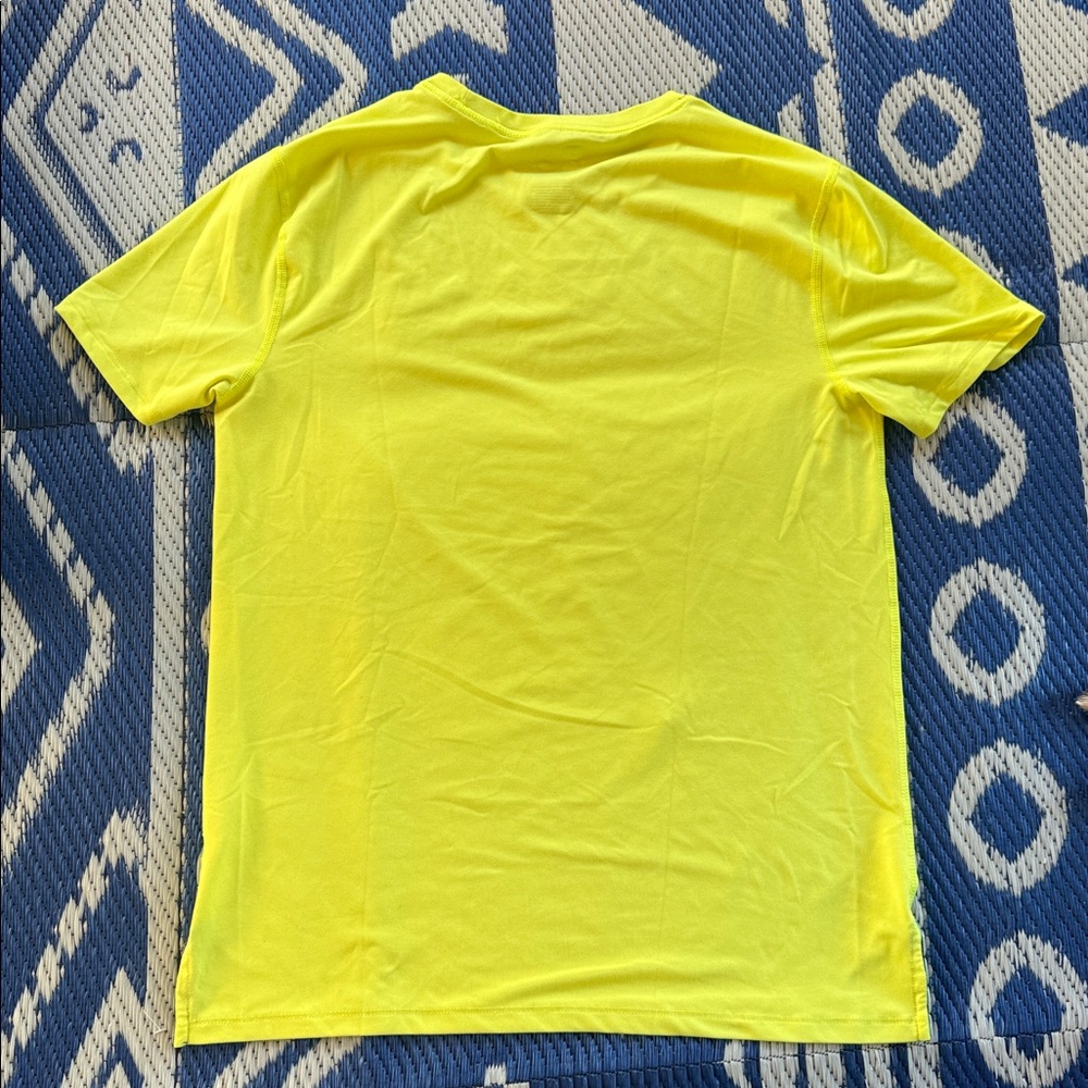 All in Motion Men’s Size Medium Neon‎ Yellow Shirt Sleeve T-Shirt - Picture 3 of 3